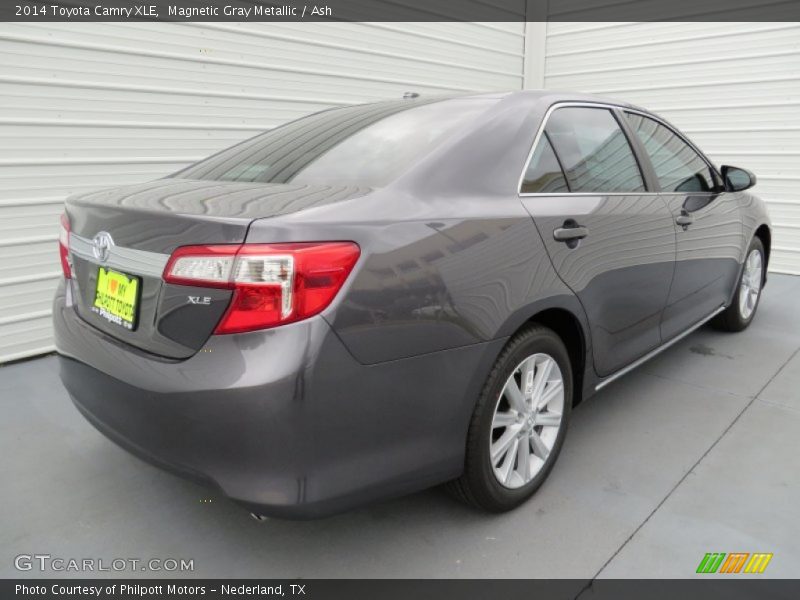 Magnetic Gray Metallic / Ash 2014 Toyota Camry XLE