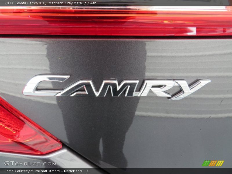 Magnetic Gray Metallic / Ash 2014 Toyota Camry XLE