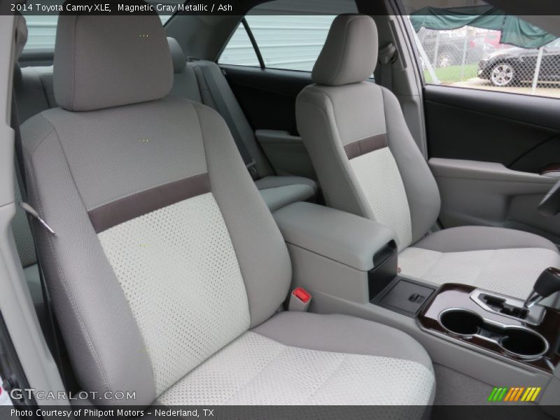Magnetic Gray Metallic / Ash 2014 Toyota Camry XLE
