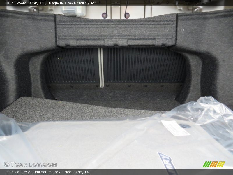 Magnetic Gray Metallic / Ash 2014 Toyota Camry XLE