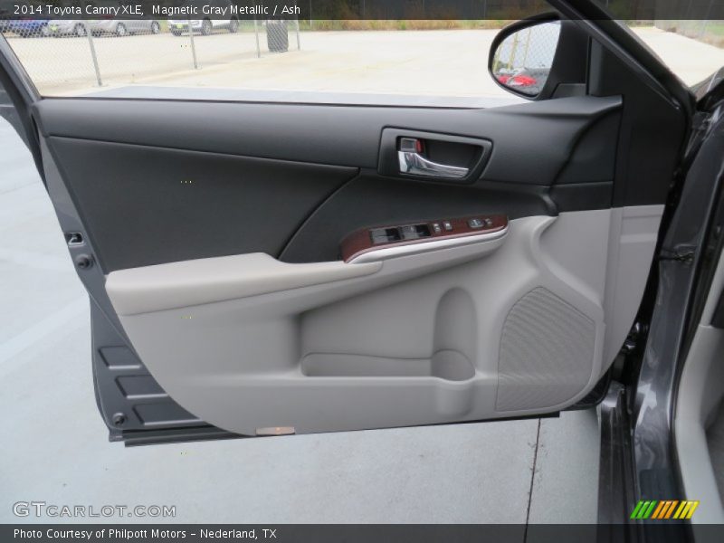 Magnetic Gray Metallic / Ash 2014 Toyota Camry XLE
