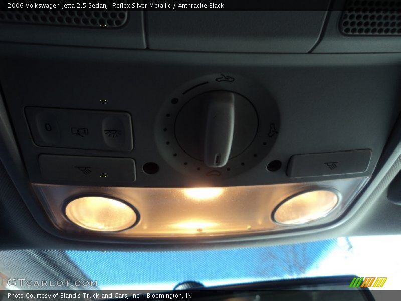 Reflex Silver Metallic / Anthracite Black 2006 Volkswagen Jetta 2.5 Sedan