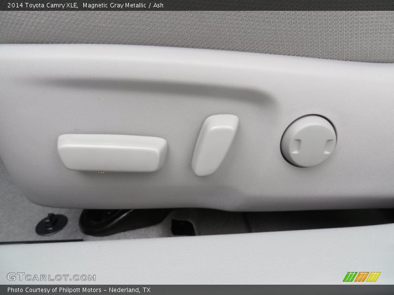 Magnetic Gray Metallic / Ash 2014 Toyota Camry XLE