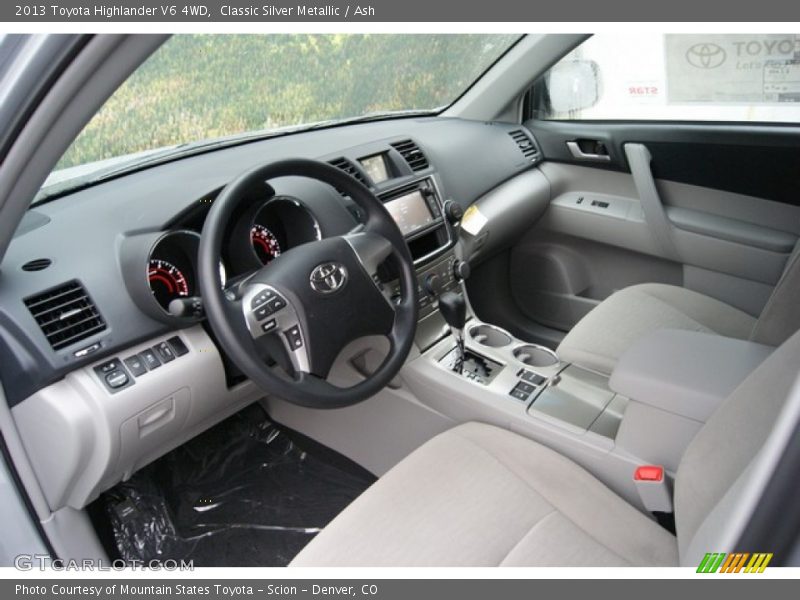 Classic Silver Metallic / Ash 2013 Toyota Highlander V6 4WD