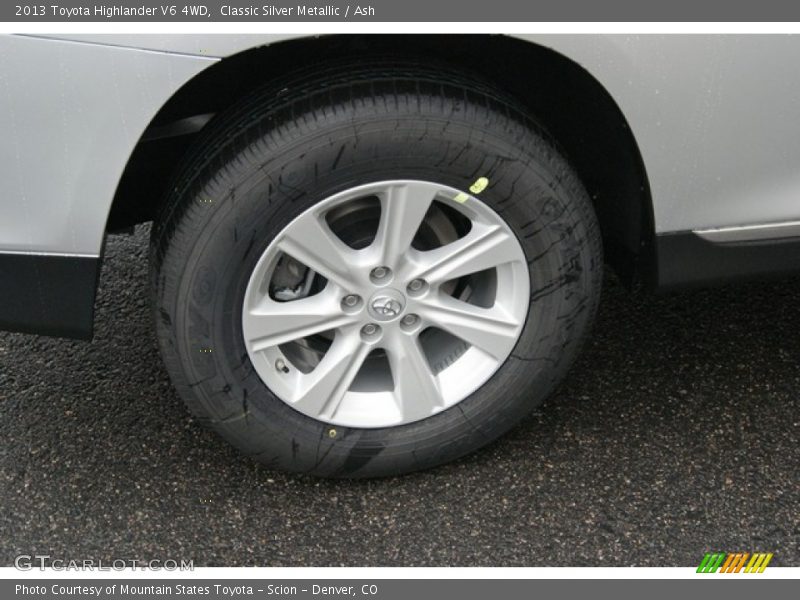 Classic Silver Metallic / Ash 2013 Toyota Highlander V6 4WD