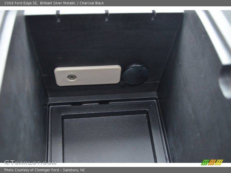 Brilliant Silver Metallic / Charcoal Black 2009 Ford Edge SE