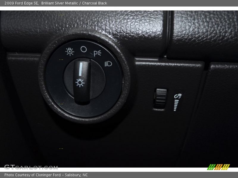 Brilliant Silver Metallic / Charcoal Black 2009 Ford Edge SE