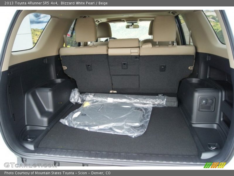 Blizzard White Pearl / Beige 2013 Toyota 4Runner SR5 4x4