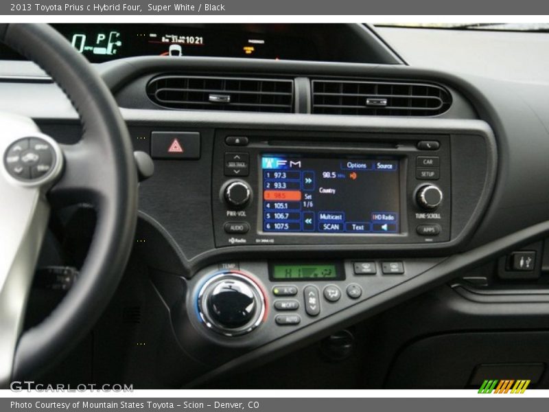 Super White / Black 2013 Toyota Prius c Hybrid Four