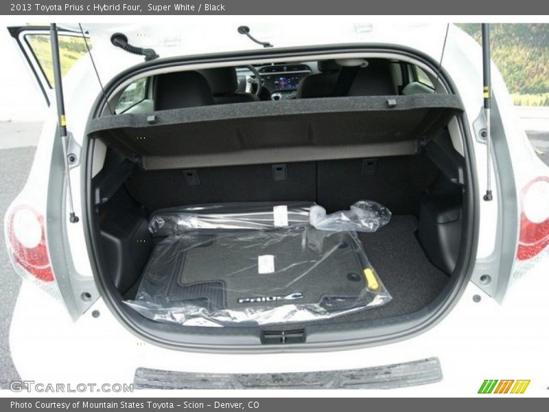 Super White / Black 2013 Toyota Prius c Hybrid Four
