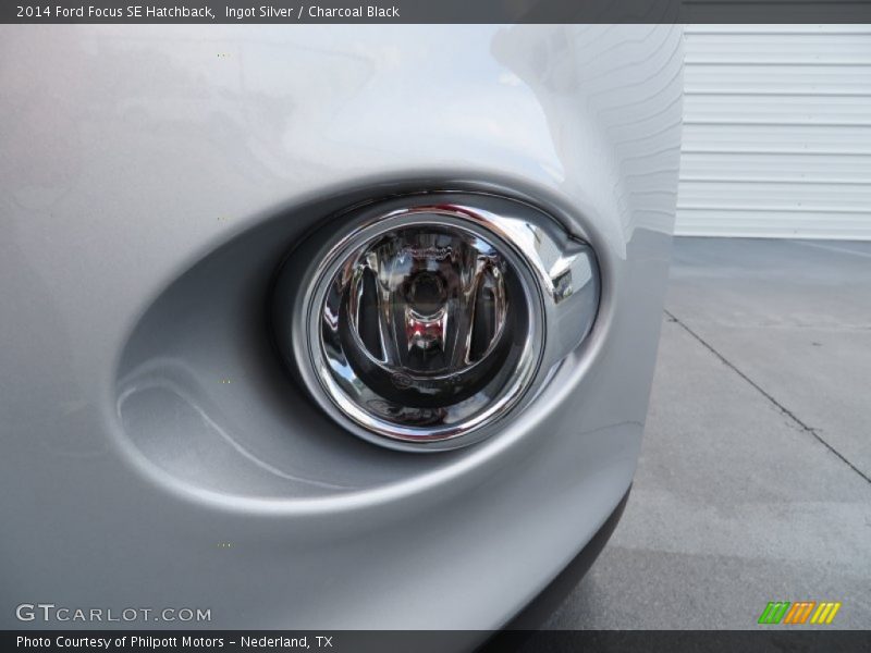 Ingot Silver / Charcoal Black 2014 Ford Focus SE Hatchback