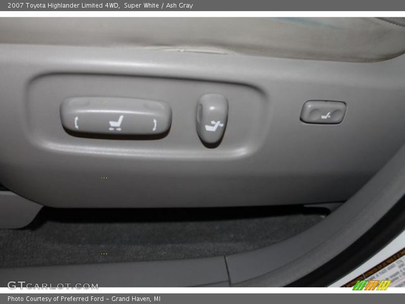 Super White / Ash Gray 2007 Toyota Highlander Limited 4WD