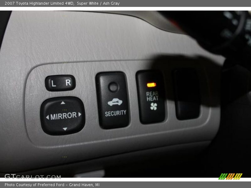 Super White / Ash Gray 2007 Toyota Highlander Limited 4WD