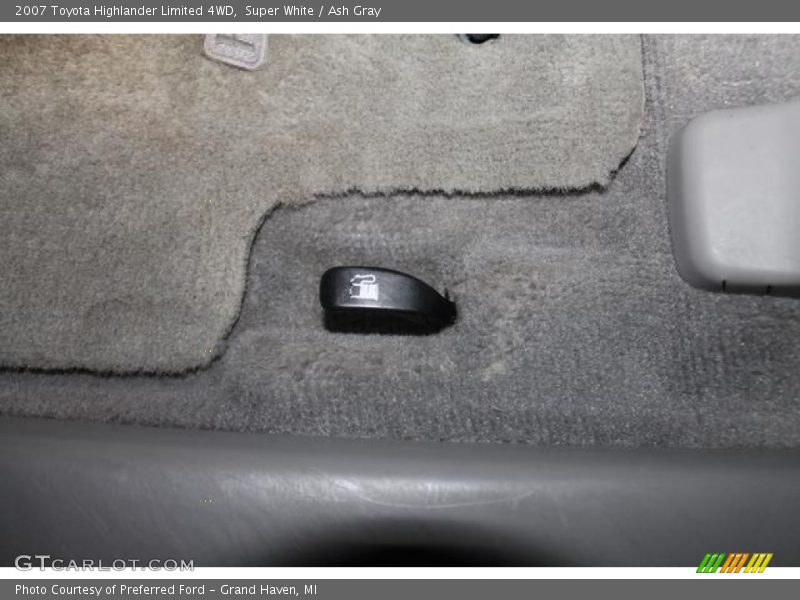 Super White / Ash Gray 2007 Toyota Highlander Limited 4WD