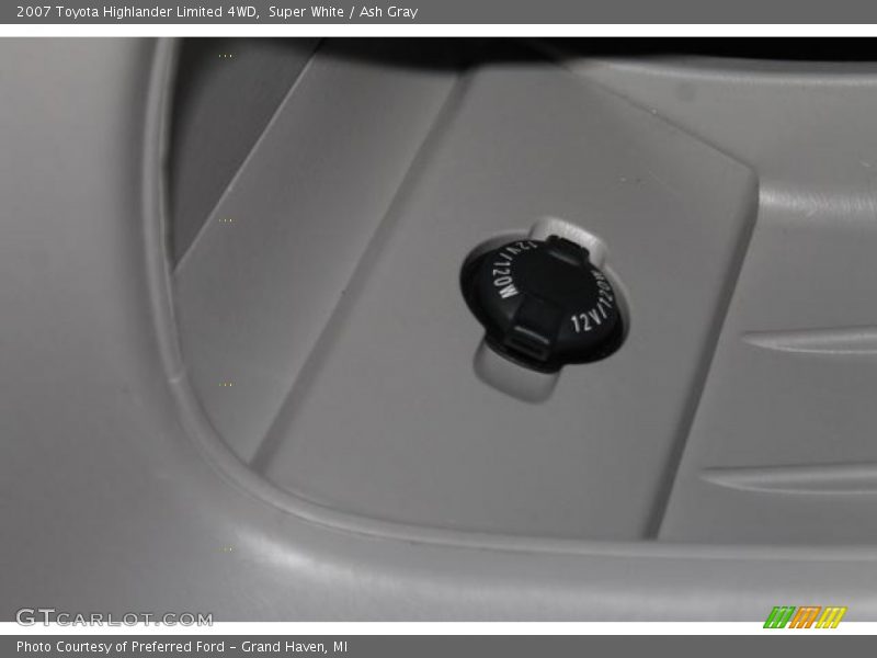 Super White / Ash Gray 2007 Toyota Highlander Limited 4WD