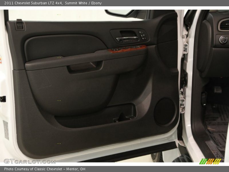 Summit White / Ebony 2011 Chevrolet Suburban LTZ 4x4