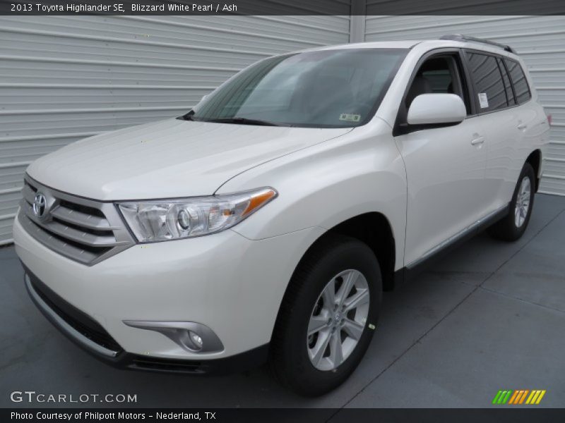 Blizzard White Pearl / Ash 2013 Toyota Highlander SE