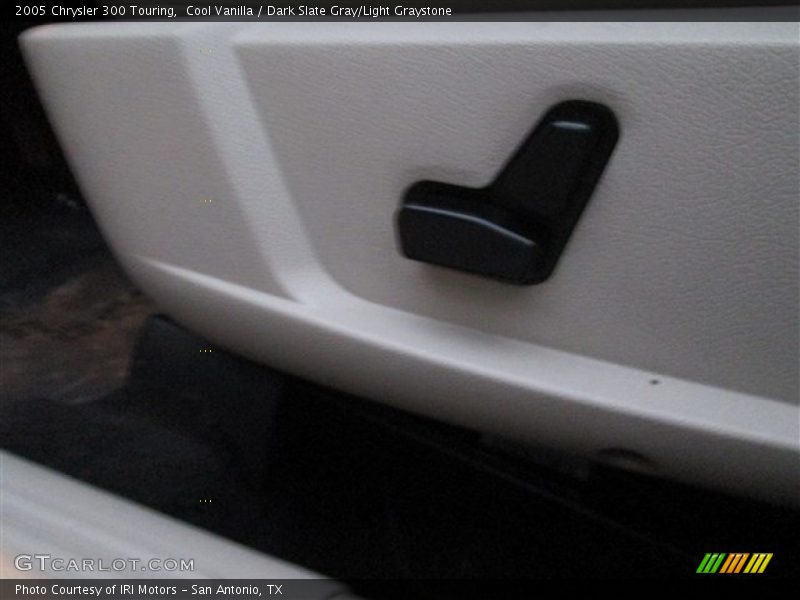 Cool Vanilla / Dark Slate Gray/Light Graystone 2005 Chrysler 300 Touring