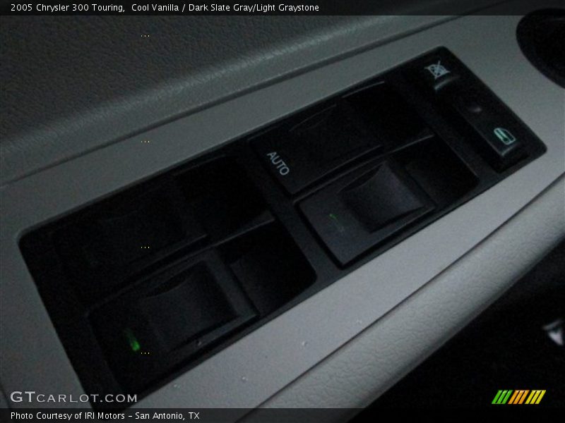Cool Vanilla / Dark Slate Gray/Light Graystone 2005 Chrysler 300 Touring