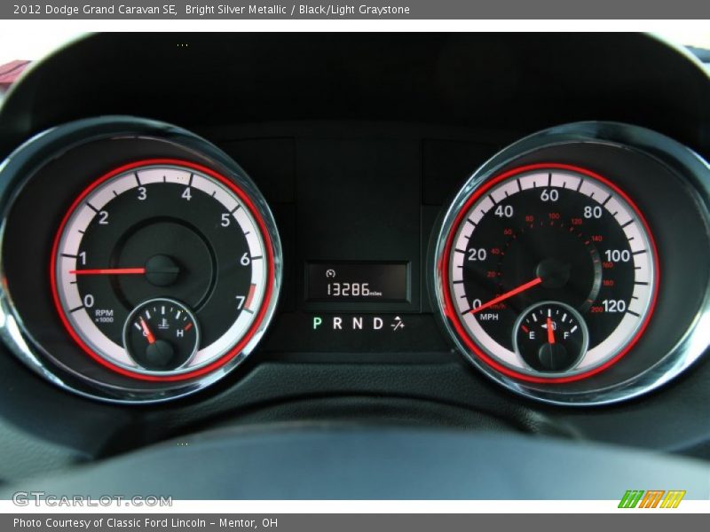 Bright Silver Metallic / Black/Light Graystone 2012 Dodge Grand Caravan SE
