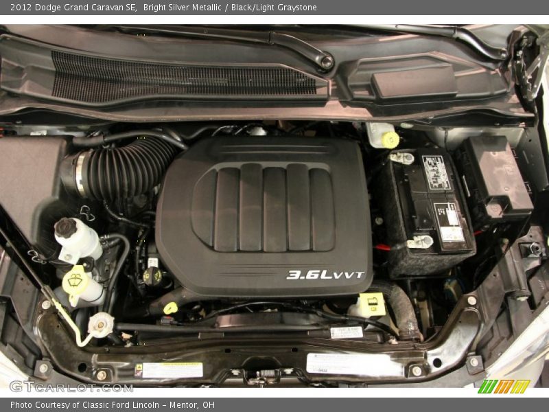 Bright Silver Metallic / Black/Light Graystone 2012 Dodge Grand Caravan SE
