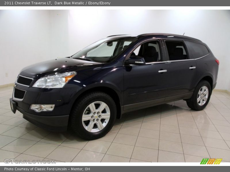 Front 3/4 View of 2011 Traverse LT