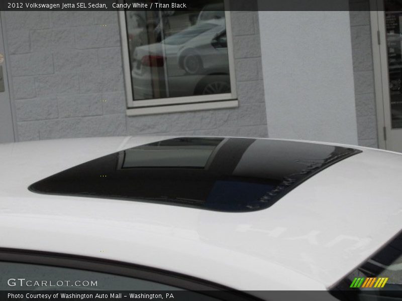 Candy White / Titan Black 2012 Volkswagen Jetta SEL Sedan
