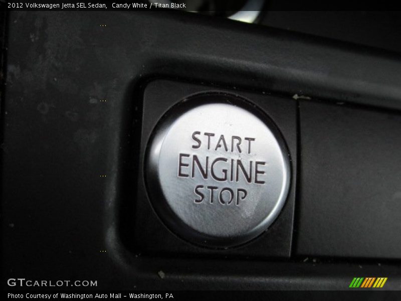 Candy White / Titan Black 2012 Volkswagen Jetta SEL Sedan