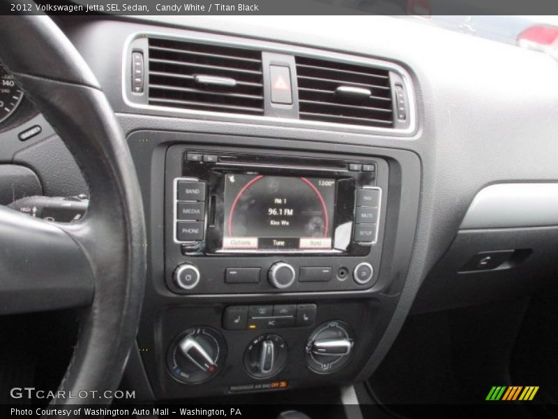 Candy White / Titan Black 2012 Volkswagen Jetta SEL Sedan