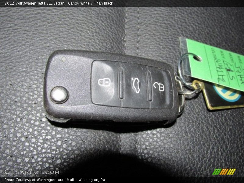 Candy White / Titan Black 2012 Volkswagen Jetta SEL Sedan