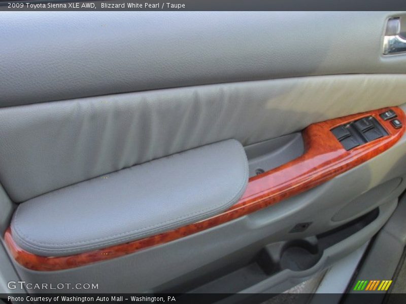Blizzard White Pearl / Taupe 2009 Toyota Sienna XLE AWD