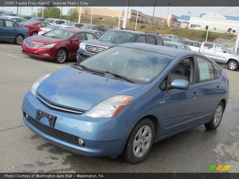 Front 3/4 View of 2006 Prius Hybrid