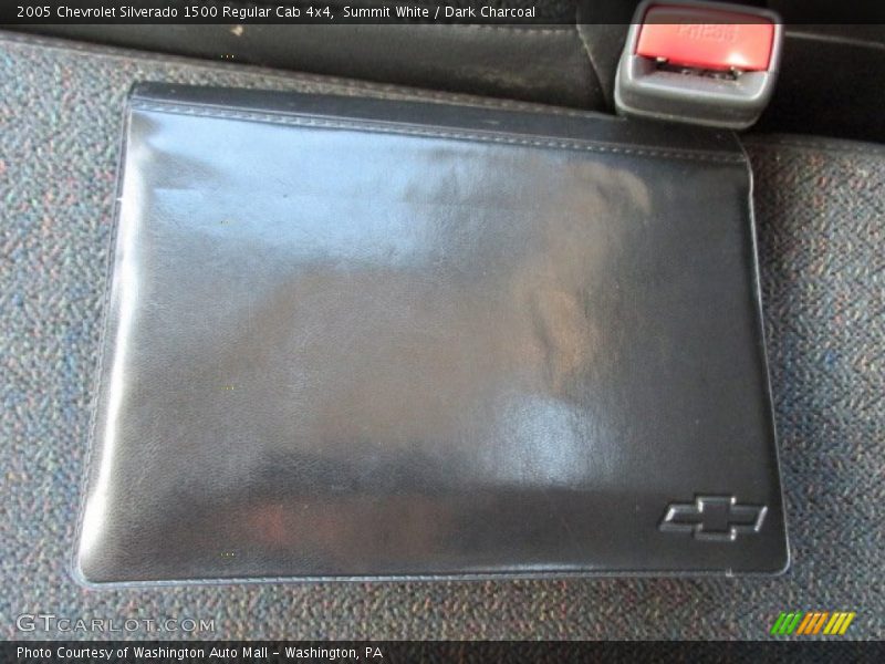 Summit White / Dark Charcoal 2005 Chevrolet Silverado 1500 Regular Cab 4x4