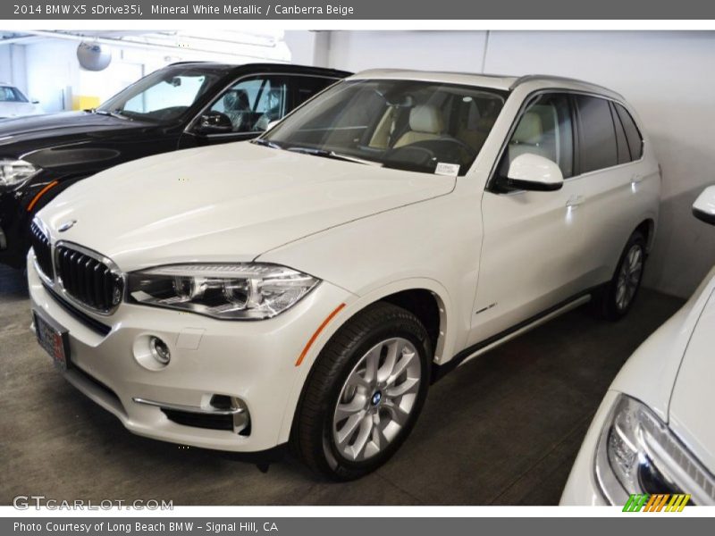 Front 3/4 View of 2014 X5 sDrive35i