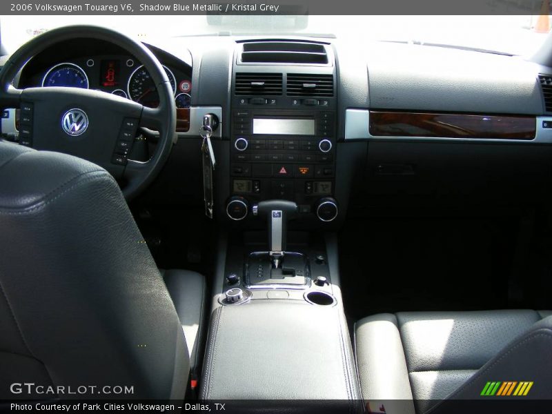 Shadow Blue Metallic / Kristal Grey 2006 Volkswagen Touareg V6
