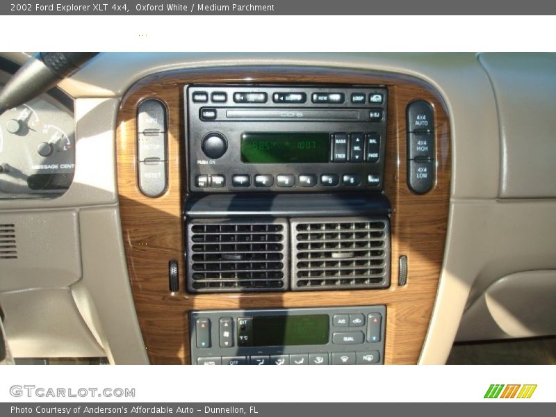 Oxford White / Medium Parchment 2002 Ford Explorer XLT 4x4