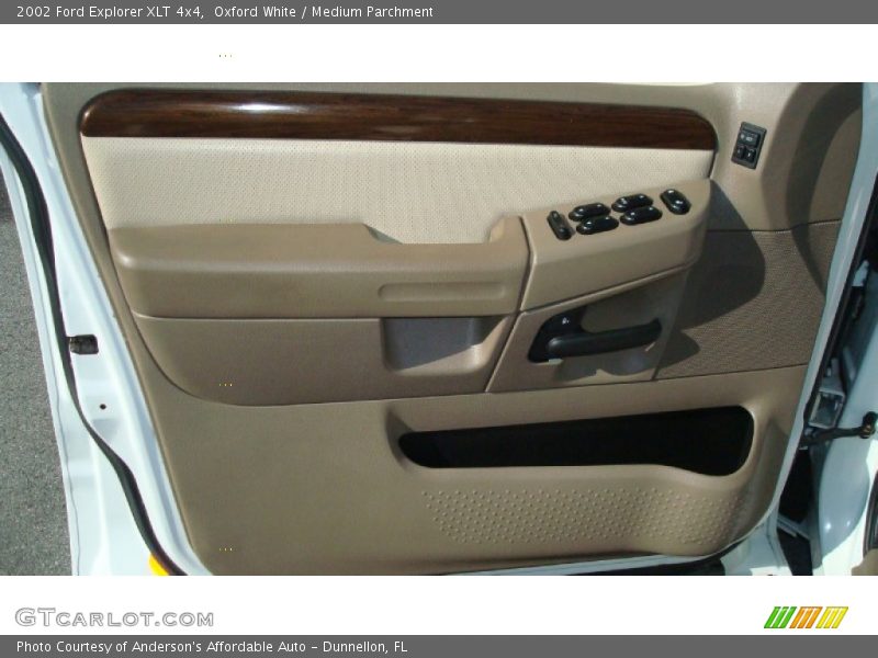 Oxford White / Medium Parchment 2002 Ford Explorer XLT 4x4