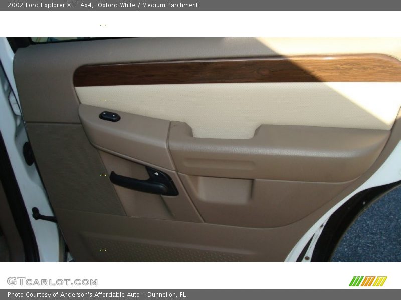 Oxford White / Medium Parchment 2002 Ford Explorer XLT 4x4
