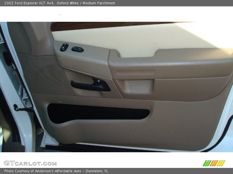 Oxford White / Medium Parchment 2002 Ford Explorer XLT 4x4