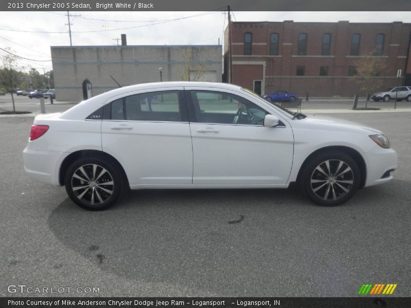 Bright White / Black 2013 Chrysler 200 S Sedan
