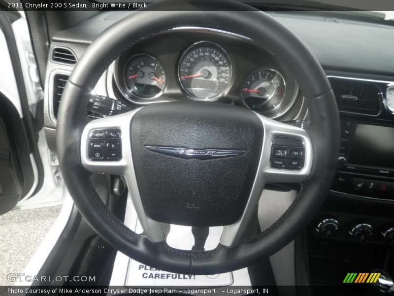 Bright White / Black 2013 Chrysler 200 S Sedan