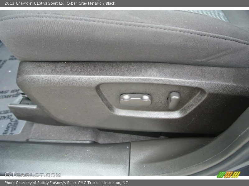 Cyber Gray Metallic / Black 2013 Chevrolet Captiva Sport LS