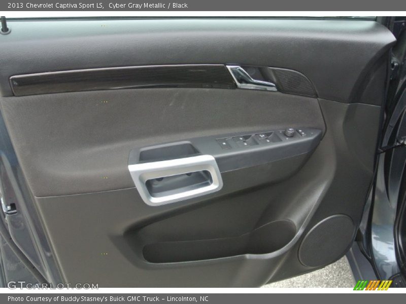 Cyber Gray Metallic / Black 2013 Chevrolet Captiva Sport LS