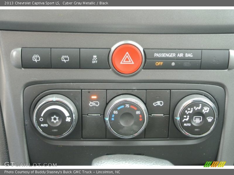 Cyber Gray Metallic / Black 2013 Chevrolet Captiva Sport LS