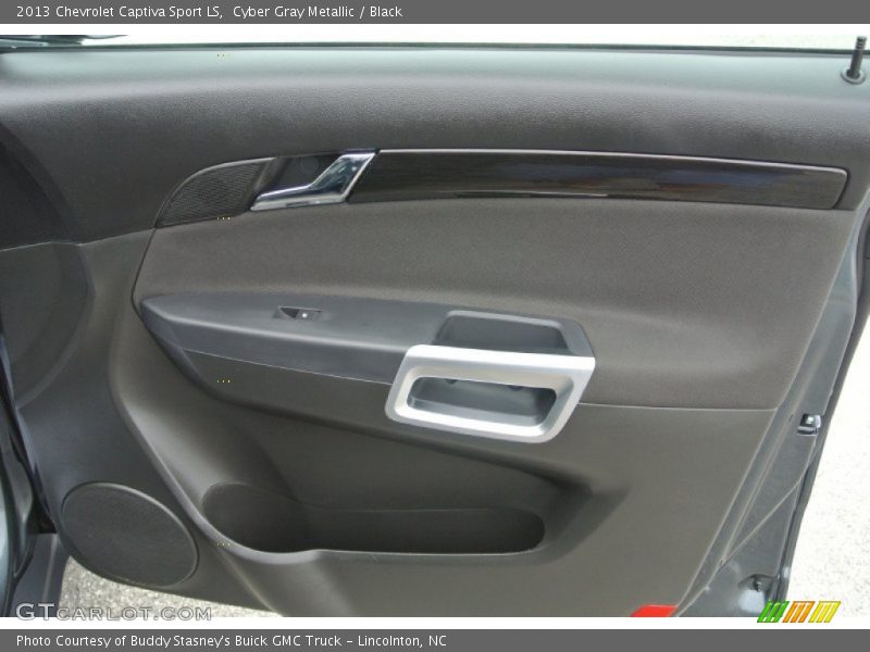 Cyber Gray Metallic / Black 2013 Chevrolet Captiva Sport LS