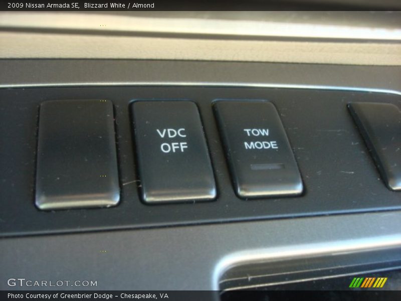 Blizzard White / Almond 2009 Nissan Armada SE