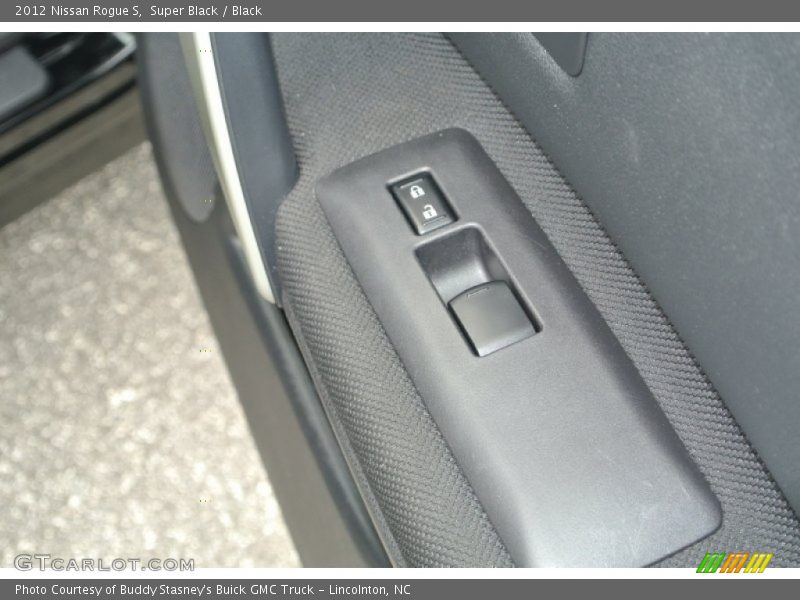 Super Black / Black 2012 Nissan Rogue S