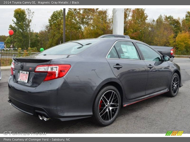 Magnetic Gray Metallic / Black 2014 Toyota Camry SE