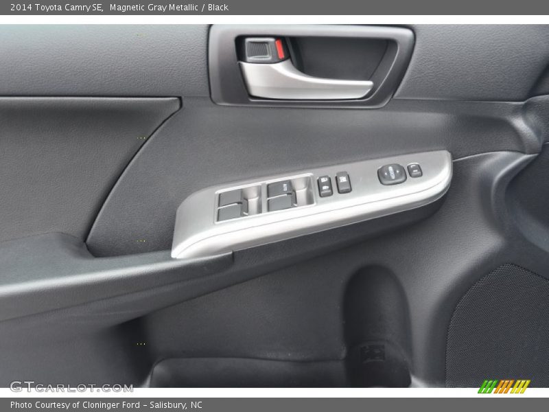 Magnetic Gray Metallic / Black 2014 Toyota Camry SE