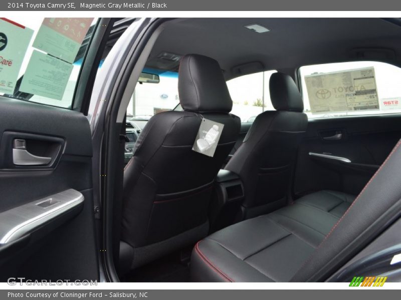 Magnetic Gray Metallic / Black 2014 Toyota Camry SE